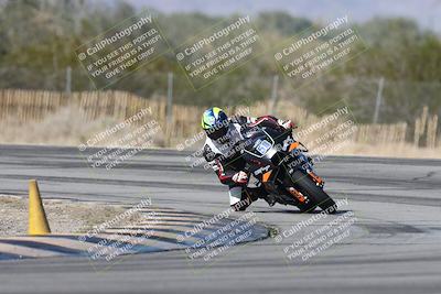 media/Dec-01-2025-Moto Forza (Mon) [[2daa91e15f]]/1-Advanced Group/Session 3 (Turn 3)/